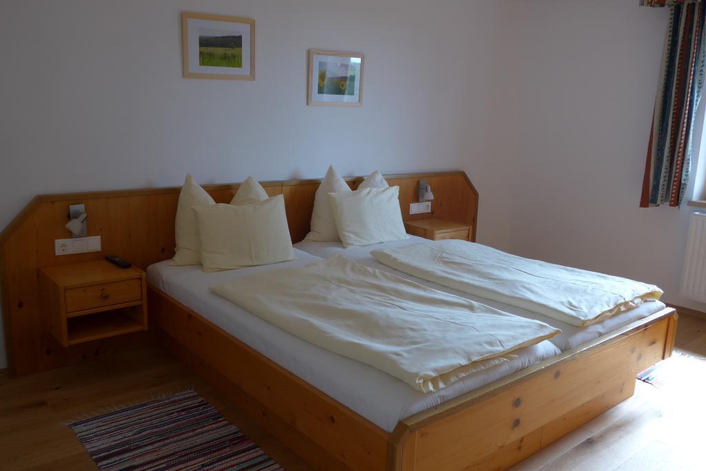 Biobauernhof Wolf-Hof Apartment Pressbaum Room photo